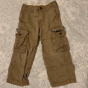 Oshkosh bgosh khaki/tan cargo shorts size 4T